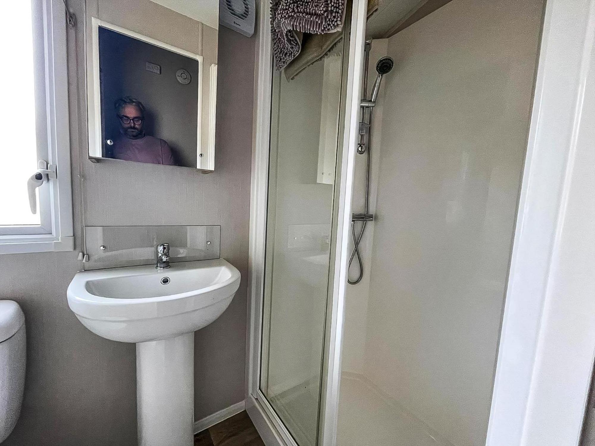 לואסטופט Beautiful Caravan For Hire With A Partial Sea View In Suffolk Ref 32042Az מראה חיצוני תמונה