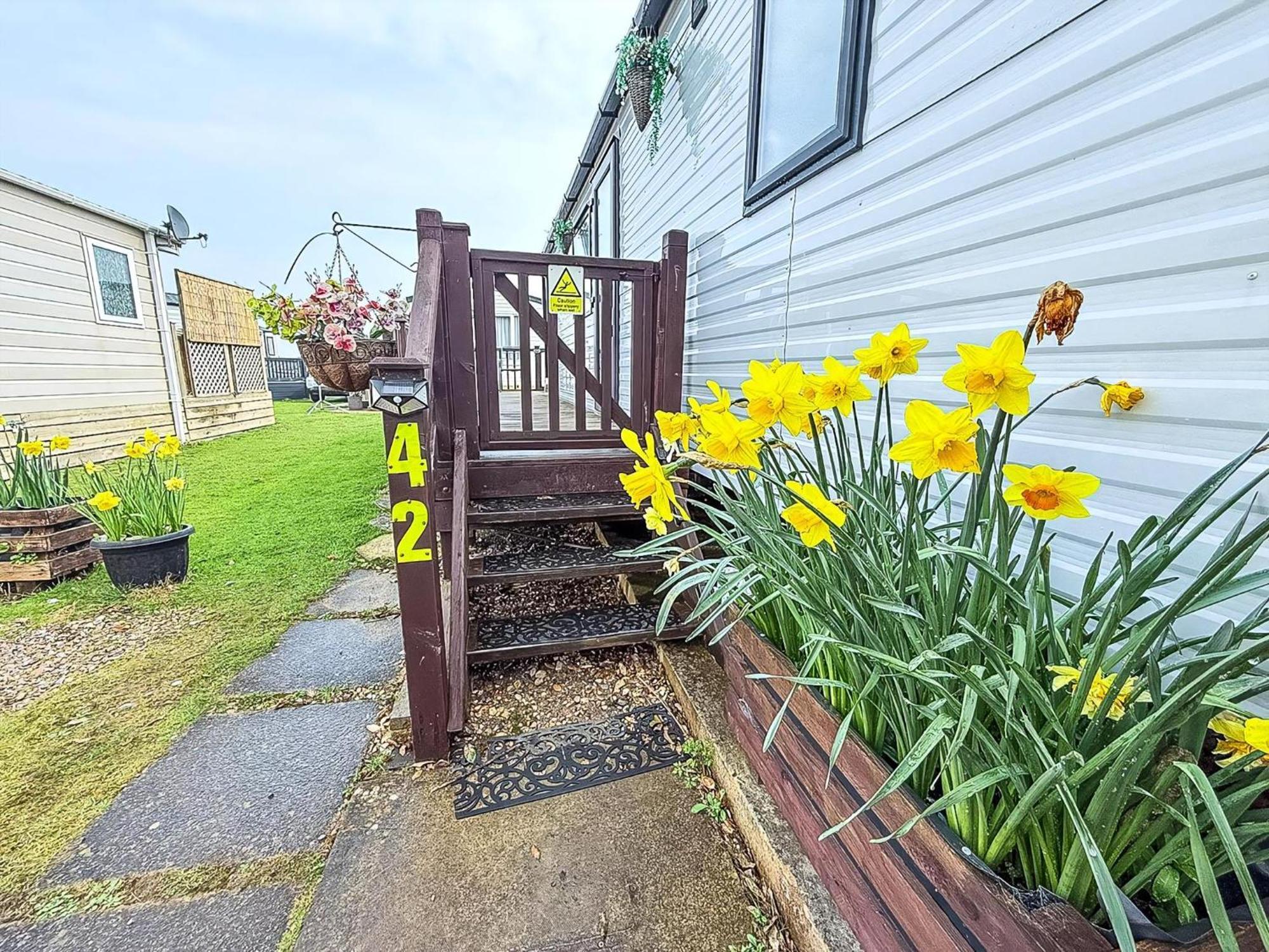 לואסטופט Beautiful Caravan For Hire With A Partial Sea View In Suffolk Ref 32042Az מראה חיצוני תמונה